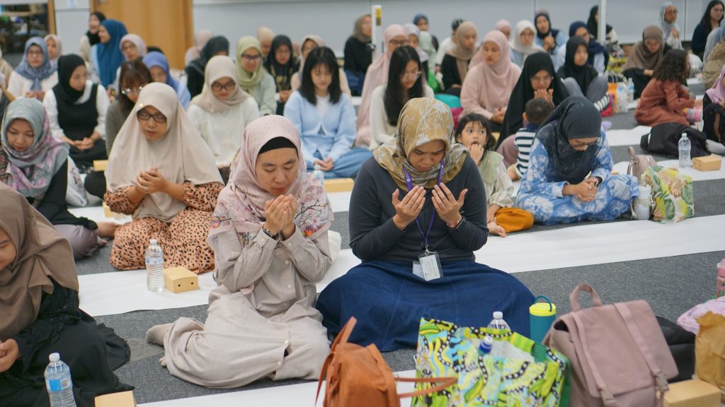 Suasana saat berdo'a bersama